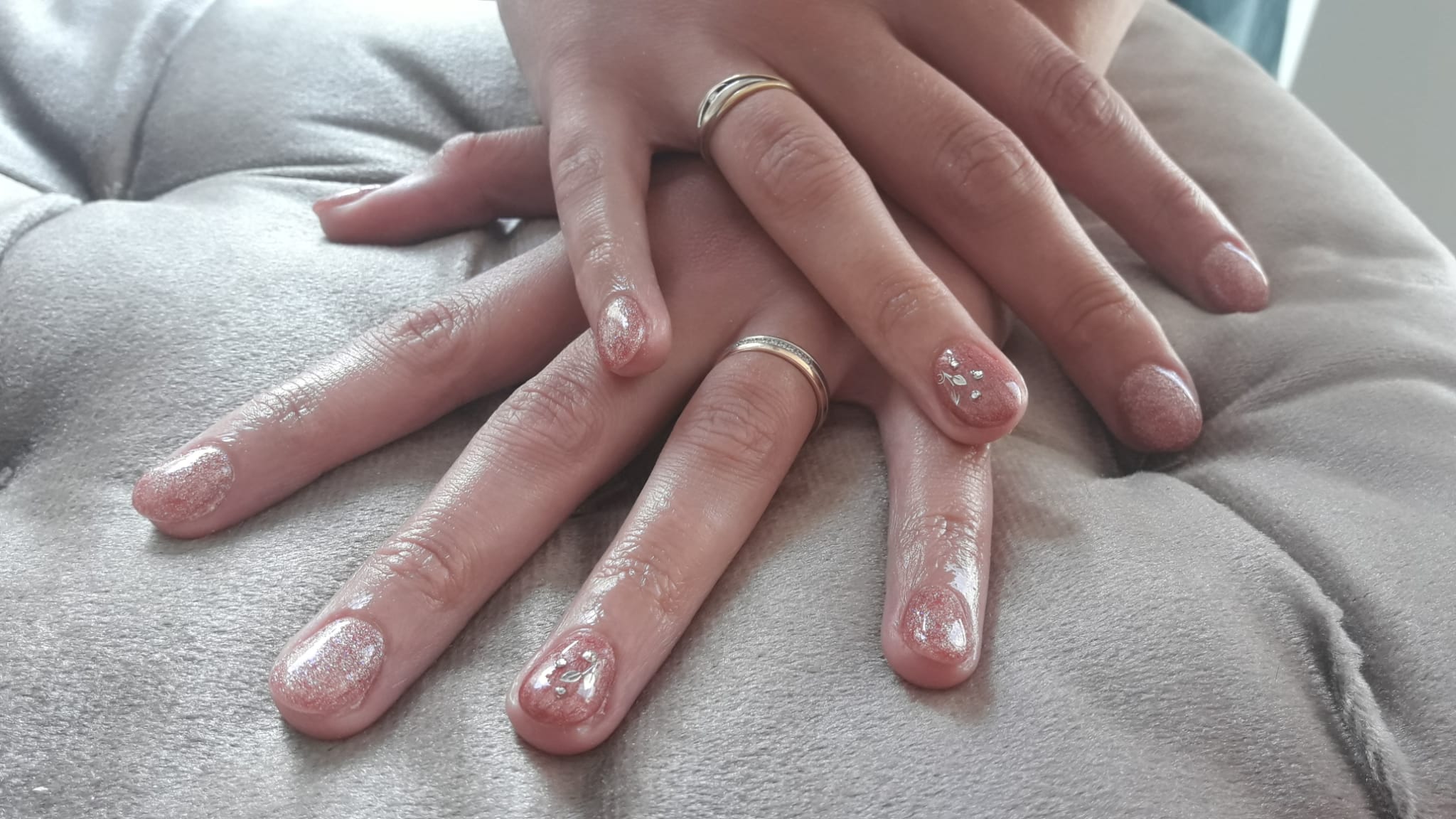 Gelnagels met strass steentjes nagelstyliste Diest